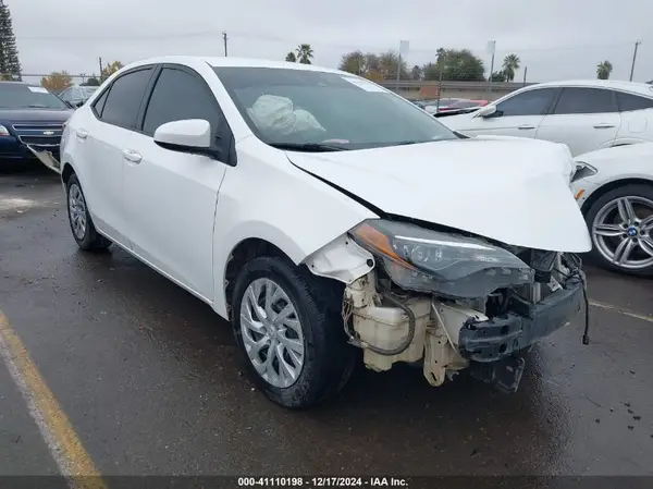2T1BURHE0JC071644 2018 TOYOTA COROLLA - Image 1