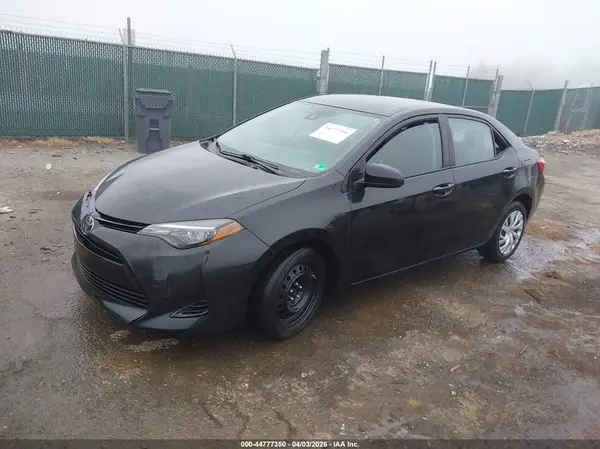 2T1BURHE0JC072857 2018 TOYOTA COROLLA - Image 2