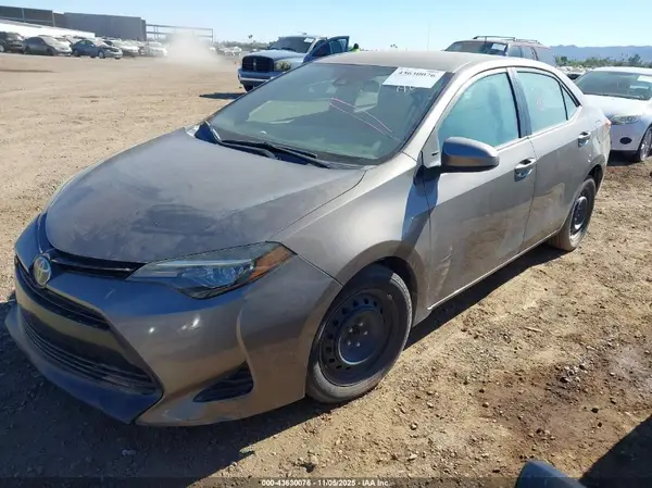 2T1BURHE0JC074642 2018 TOYOTA COROLLA - Image 2