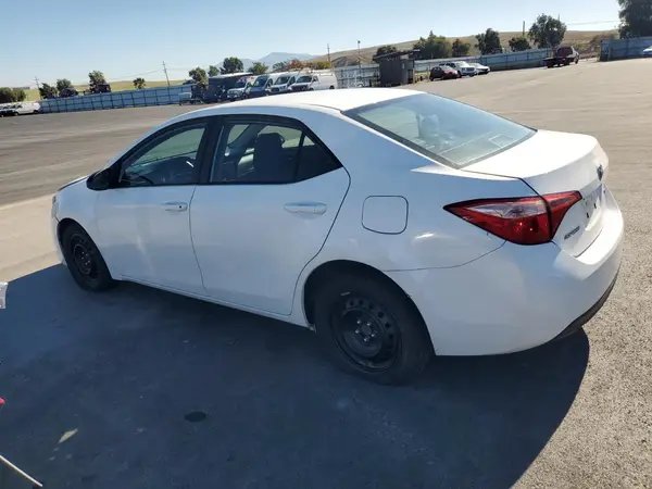 2T1BURHE0JC075676 2018 TOYOTA COROLLA - Image 2
