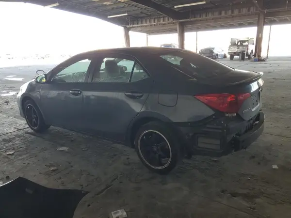 2T1BURHE0JC075726 2018 TOYOTA COROLLA - Image 2