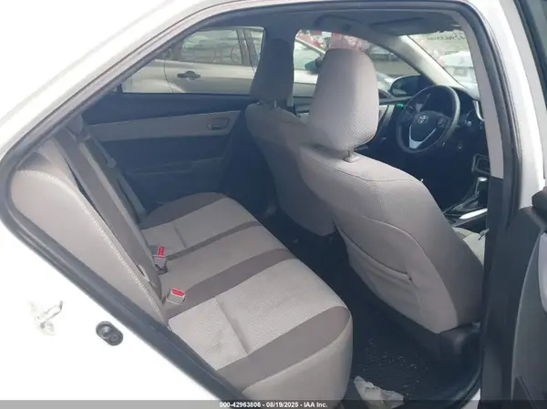 2T1BURHE0JC076875 2018 TOYOTA COROLLA - Image 8