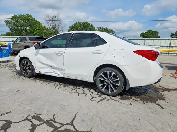2T1BURHE0JC077783 2018 TOYOTA COROLLA - Image 2