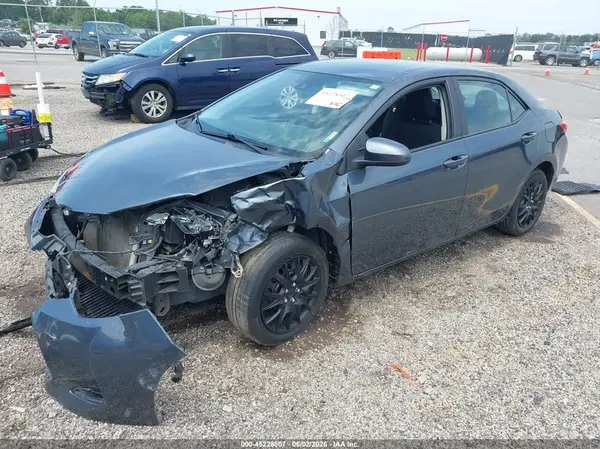 2T1BURHE0JC080683 2018 TOYOTA COROLLA - Image 2