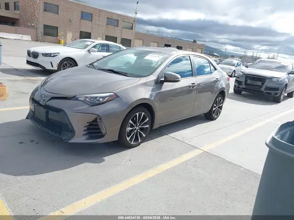 2T1BURHE0JC088900 2018 TOYOTA COROLLA - Image 2
