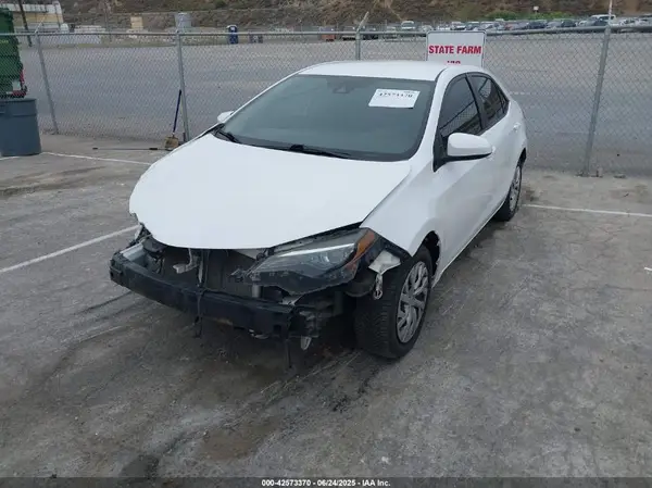 2T1BURHE0JC094664 2018 TOYOTA COROLLA - Image 2