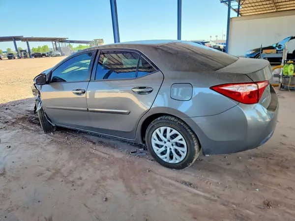 2T1BURHE0JC095569 2018 TOYOTA COROLLA - Image 2