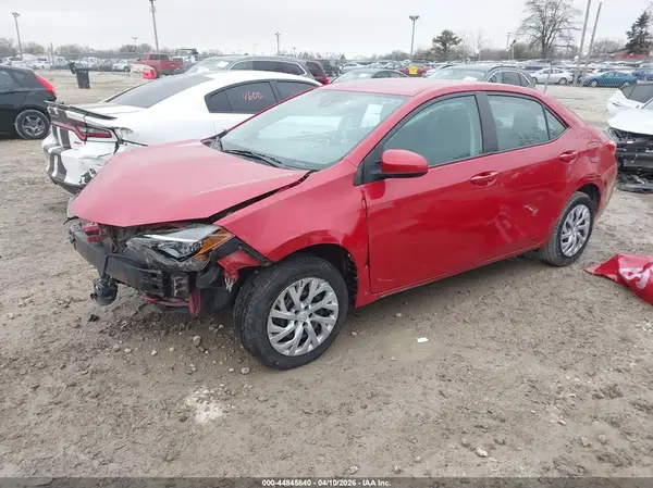 2T1BURHE0JC097211 2018 TOYOTA COROLLA - Image 2