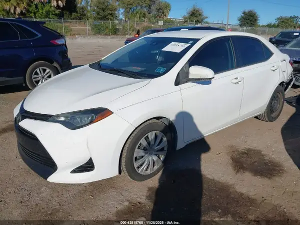 2T1BURHE0JC097743 2018 TOYOTA COROLLA - Image 2