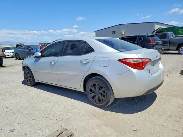 2T1BURHE0JC099668 2018 TOYOTA COROLLA - Image 2
