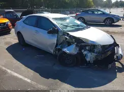 2T1BURHE0JC099685 2018 TOYOTA COROLLA