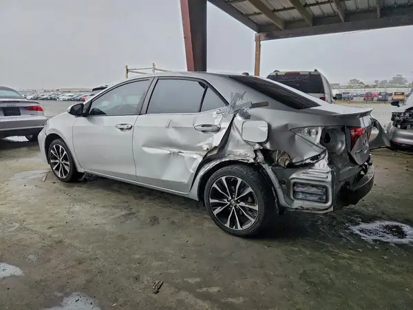 2T1BURHE0JC100348 2018 TOYOTA COROLLA - Image 2