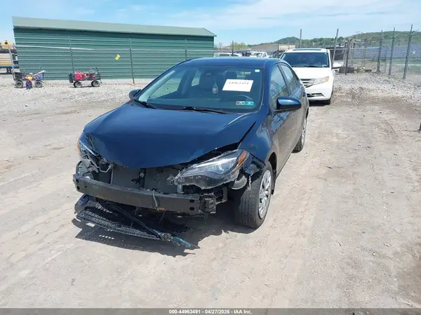 2T1BURHE0JC104125 2018 TOYOTA COROLLA - Image 2