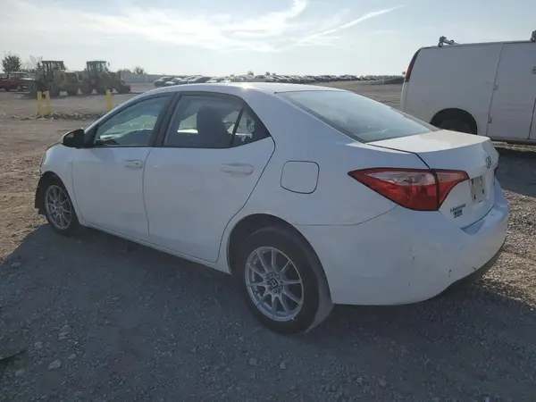 2T1BURHE0JC104450 2018 TOYOTA COROLLA - Image 2
