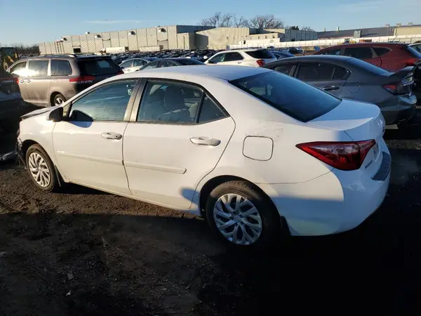 2T1BURHE0JC104917 2018 TOYOTA COROLLA - Image 2