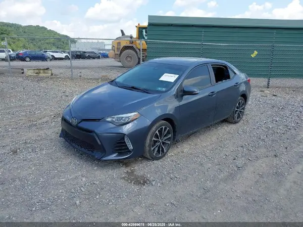 2T1BURHE0JC105002 2018 TOYOTA COROLLA - Image 2