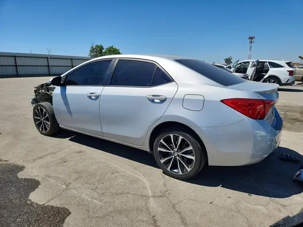 2T1BURHE0JC105940 2018 TOYOTA COROLLA - Image 2