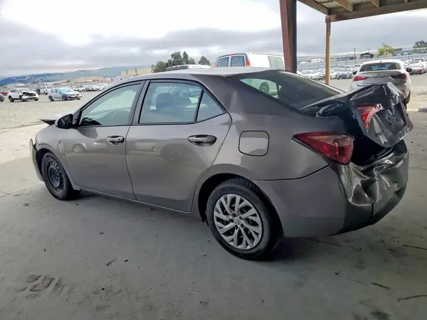2T1BURHE0JC110295 2018 TOYOTA COROLLA - Image 2