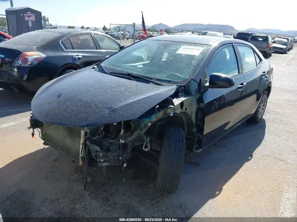 2T1BURHE0JC114816 2018 TOYOTA COROLLA - Image 2