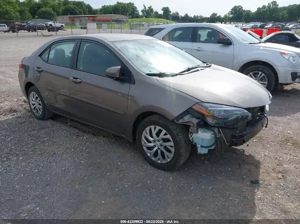 2T1BURHE0JC118641 2018 TOYOTA COROLLA - Image 1