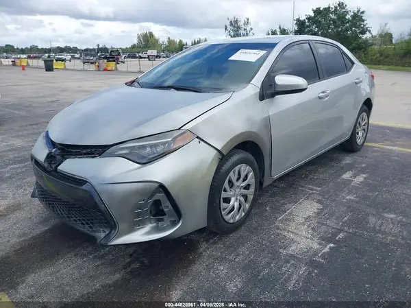 2T1BURHE0JC120082 2018 TOYOTA COROLLA - Image 2