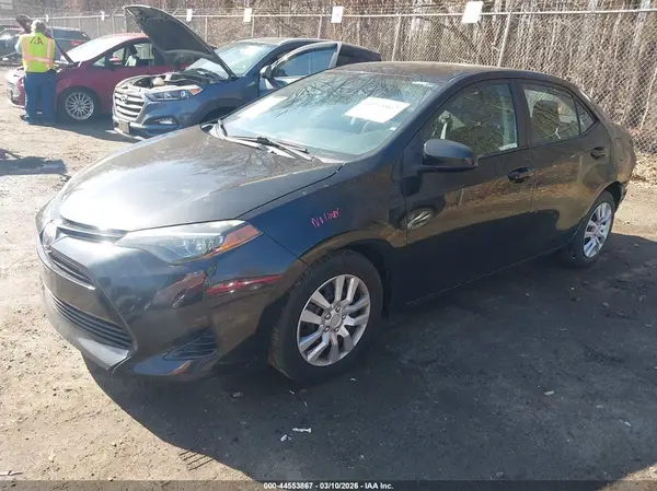 2T1BURHE0JC120972 2018 TOYOTA COROLLA - Image 2