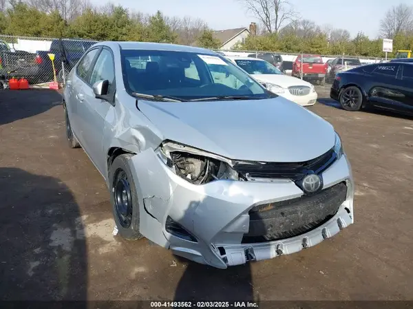 2T1BURHE0JC122771 2018 TOYOTA COROLLA - Image 1