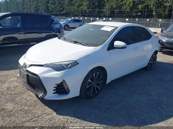 2T1BURHE0JC965403 2018 TOYOTA COROLLA - Image 2