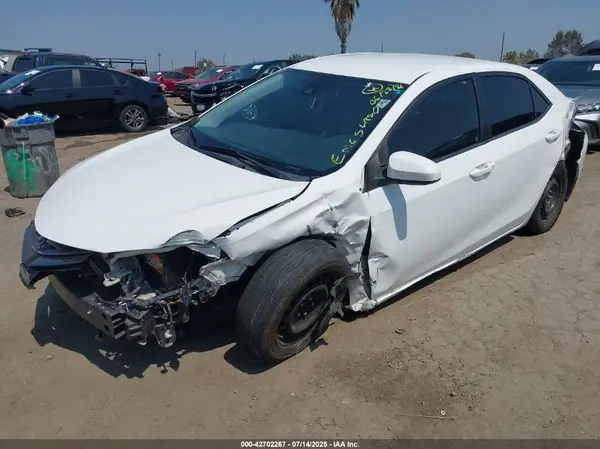 2T1BURHE0JC968981 2018 TOYOTA COROLLA - Image 2