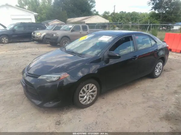 2T1BURHE0JC972318 2018 TOYOTA COROLLA - Image 2