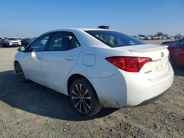 2T1BURHE0JC979320 2018 TOYOTA COROLLA - Image 2