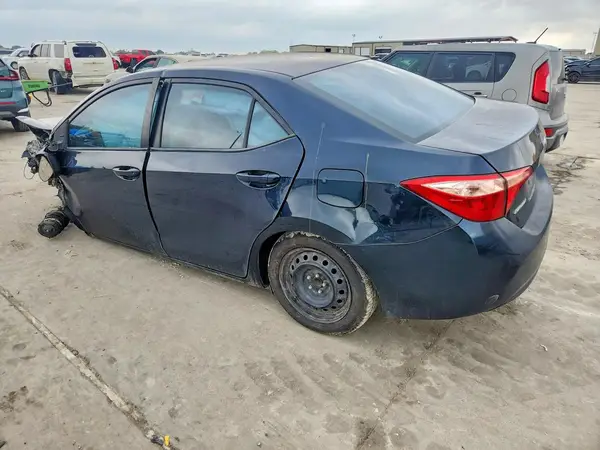 2T1BURHE0JC980404 2018 TOYOTA COROLLA - Image 2