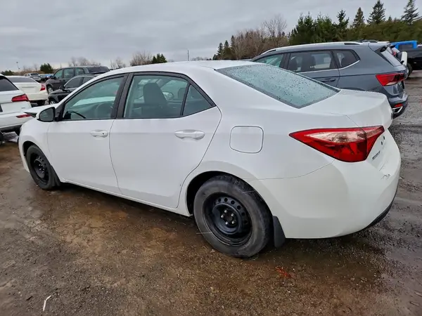 2T1BURHE0JC981052 2018 TOYOTA COROLLA - Image 2