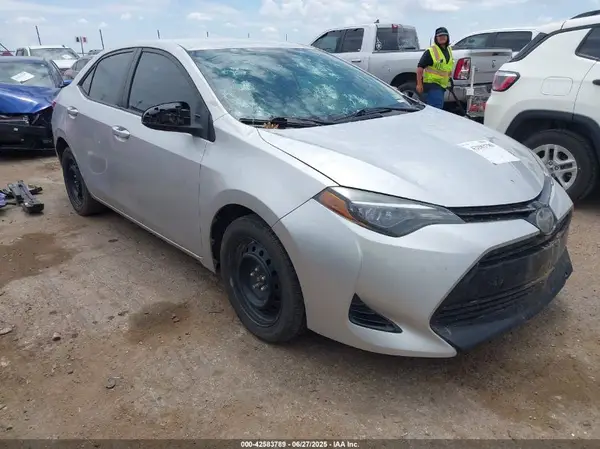 2T1BURHE0JC992827 2018 TOYOTA COROLLA - Image 1