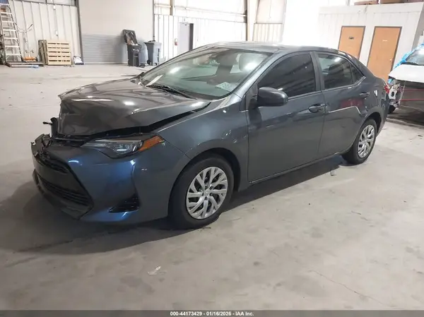 2T1BURHE0KC133867 2019 TOYOTA COROLLA - Image 2