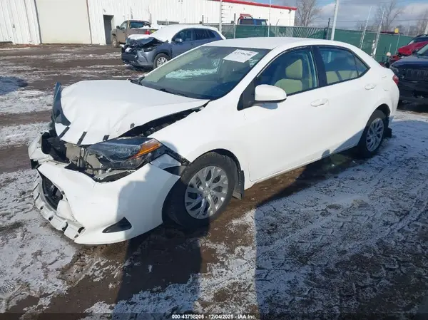 2T1BURHE0KC170627 2019 TOYOTA COROLLA - Image 2