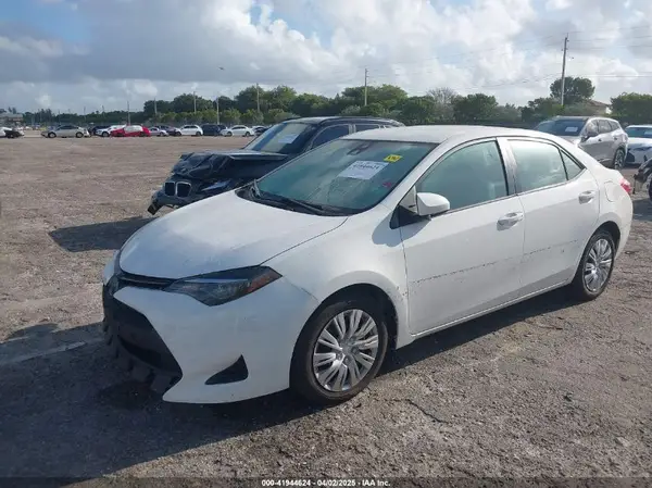 2T1BURHE0KC179280 2019 TOYOTA COROLLA - Image 2
