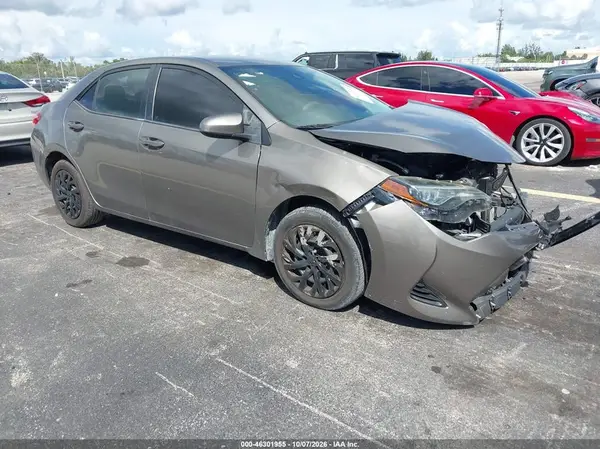 2T1BURHE0KC180123 2019 TOYOTA COROLLA - Image 1