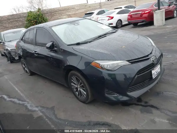 2T1BURHE0KC195706 2019 TOYOTA COROLLA - Image 1
