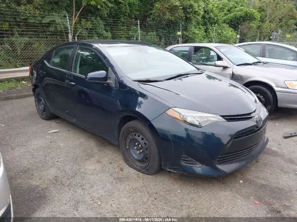2T1BURHE0KC217106 2019 TOYOTA COROLLA - Image 1