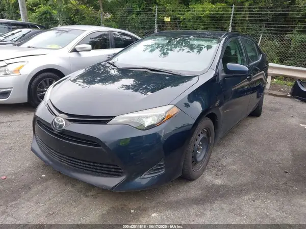 2T1BURHE0KC217106 2019 TOYOTA COROLLA - Image 2
