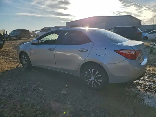 2T1BURHE0KC226145 2019 TOYOTA COROLLA - Image 2