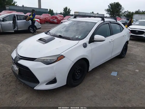 2T1BURHE0KC233600 2019 TOYOTA COROLLA - Image 2