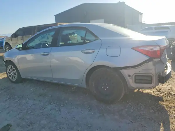 2T1BURHE0KC239476 2019 TOYOTA COROLLA - Image 2