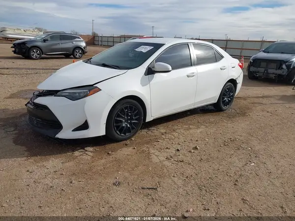 2T1BURHE0KC242930 2019 TOYOTA COROLLA - Image 2