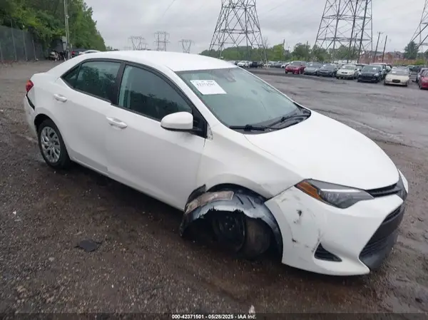 2T1BURHE1HC747111 2017 TOYOTA COROLLA - Image 1