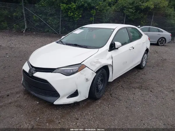 2T1BURHE1HC747111 2017 TOYOTA COROLLA - Image 2