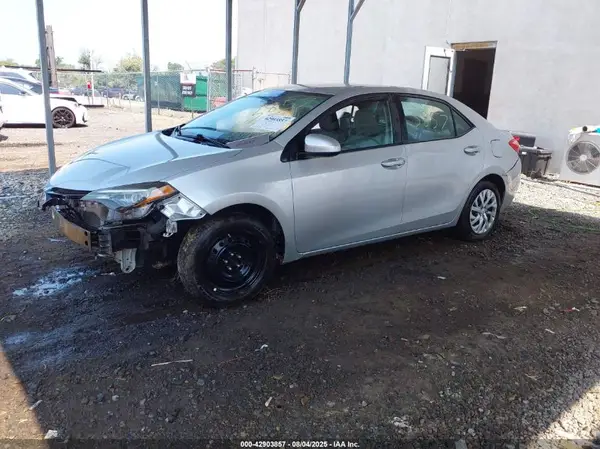 2T1BURHE1HC750199 2017 TOYOTA COROLLA - Image 2
