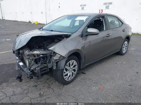 2T1BURHE1HC770632 2017 TOYOTA COROLLA - Image 2