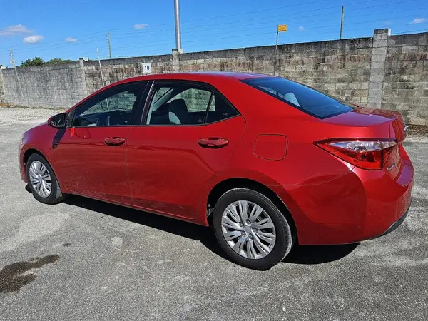 2T1BURHE1HC773207 2017 TOYOTA COROLLA - Image 2